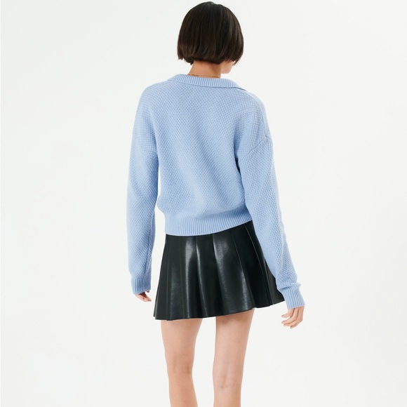 Aritzia Sunday Best Lottie Sweater Worn By Taylor Swift - Picture 7 of 7